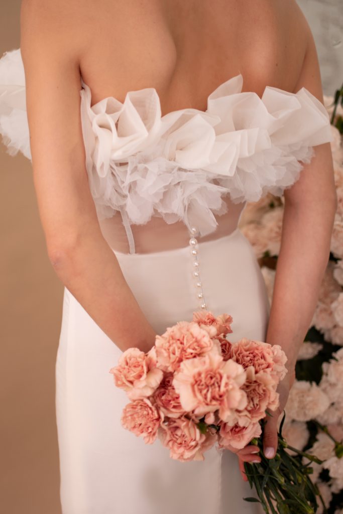 Vestidos de novia diferentes. vestidos a medida. Novia moderna. Novias románticas