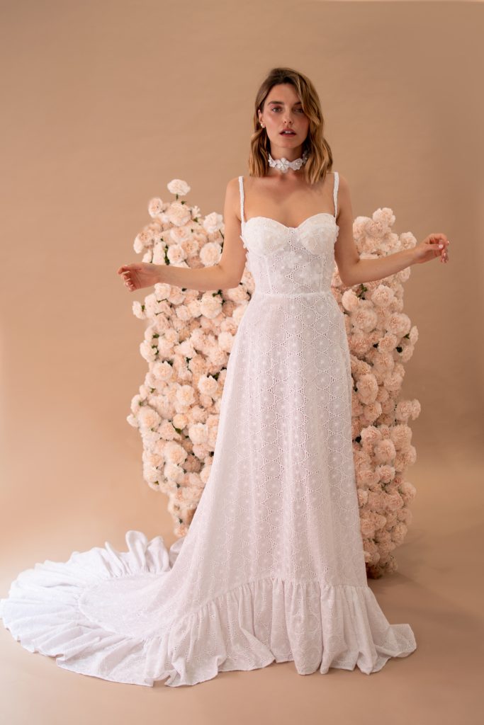 Vestidos de novia diferentes. vestidos a medida. Novia moderna. Novias románticas