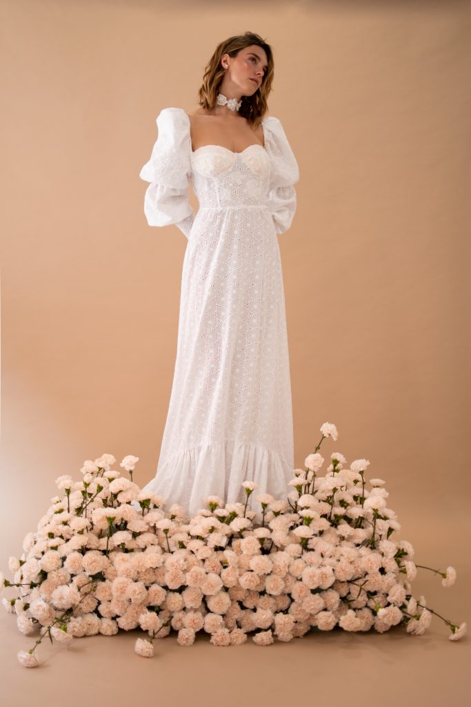 Vestidos de novia diferentes. vestidos a medida. Novia moderna. Novias románticas