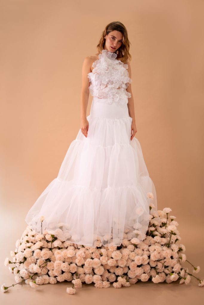 Vestidos de novia diferentes. vestidos a medida. Novia moderna. Novias románticas