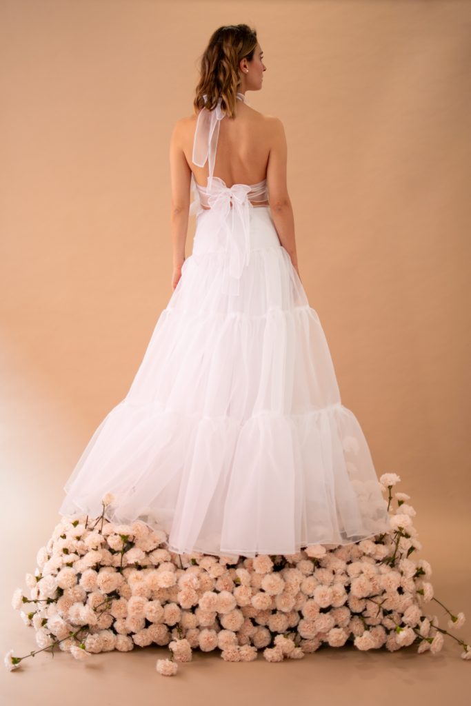 Vestidos de novia diferentes. vestidos a medida. Novia moderna. Novias románticas