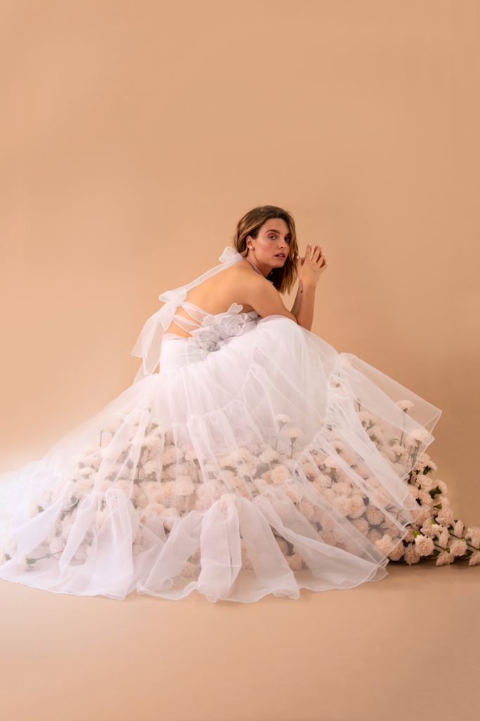 Vestidos de novia diferentes. vestidos a medida. Novia moderna. Novias románticas